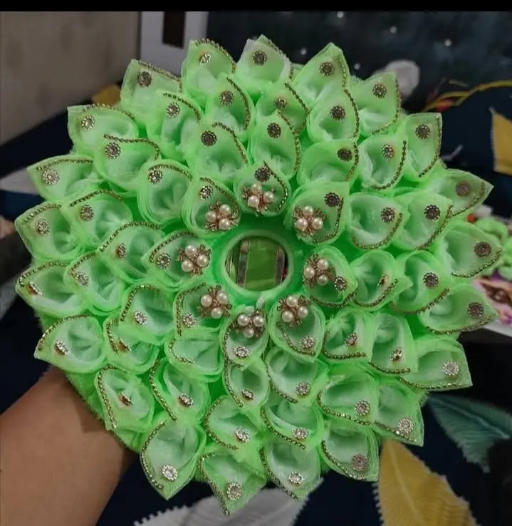 Hari Phool Viraasat poshak for ladoo Gopala